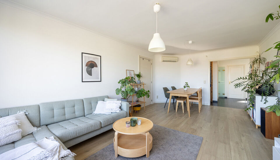TOP GELEGEN, RUIM APPARTEMENT MET 3 SLAAPKAMERS, EPC LABEL C, PRIVATE AUTOSTANDPLAATS EN KELDERBERGING TE HASSELT!

We vinden dit op te frissen appartement terug aan de Hendrik van Veldekesingel 3 bus 8 te Hasselt. De ligging is hier centraal te noemen: a