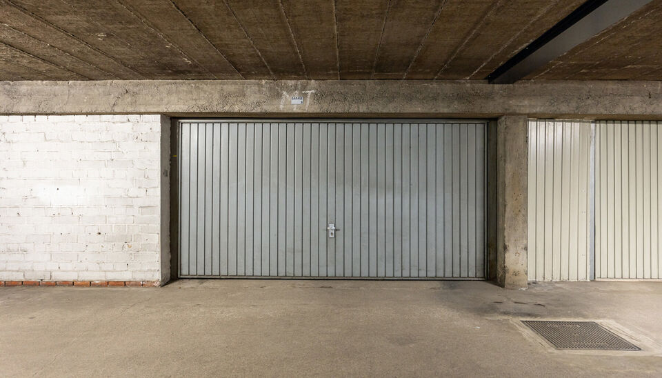 TOP GELEGEN, RUIM APPARTEMENT MET 3 SLAAPKAMERS, EPC LABEL C, PRIVATE AUTOSTANDPLAATS EN KELDERBERGING TE HASSELT!

We vinden dit op te frissen appartement terug aan de Hendrik van Veldekesingel 3 bus 8 te Hasselt. De ligging is hier centraal te noemen: a
