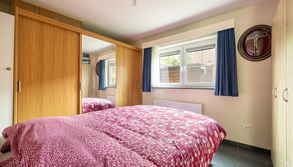 PRACHTIG GELIJKVLOERS APPARTEMENT (97M2) MET 2 SLAAPKAMERS, TERRAS + TUIN EN AUTOSTANDPLAATS TE HASSELT (KORTESSEM)!

In het centrum van Kortessem, meer bepaald op de Omstraat 1 vinden we, op de gelijkvloerse verdieping, dit hedendaags appartement met 2 s