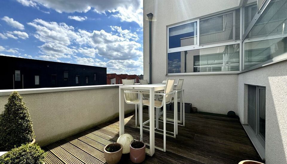 PRACHTIG RUIM (111m2) EN LICHTRIJK APPARTEMENT MET 2 SLAAPKAMERS, RUIM ZONNETERRAS, AUTOSTANDPLAATS, GARAGEBOX + KELDERBERGING TE HASSELT (BINNEN DE GROTE RING)!

Op een steenworp van het centrum van Hasselt bevindt zich dit prachtig appartement gelegen i