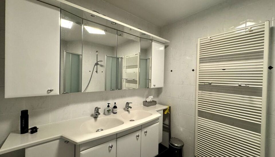 PRACHTIG RUIM (111m2) EN LICHTRIJK APPARTEMENT MET 2 SLAAPKAMERS, RUIM ZONNETERRAS, AUTOSTANDPLAATS, GARAGEBOX + KELDERBERGING TE HASSELT (BINNEN DE GROTE RING)!

Op een steenworp van het centrum van Hasselt bevindt zich dit prachtig appartement gelegen i