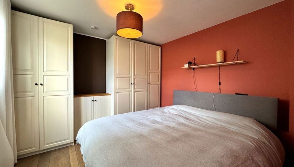 PRACHTIG RUIM (111m2) EN LICHTRIJK APPARTEMENT MET 2 SLAAPKAMERS, RUIM ZONNETERRAS, AUTOSTANDPLAATS, GARAGEBOX + KELDERBERGING TE HASSELT (BINNEN DE GROTE RING)!

Op een steenworp van het centrum van Hasselt bevindt zich dit prachtig appartement gelegen i
