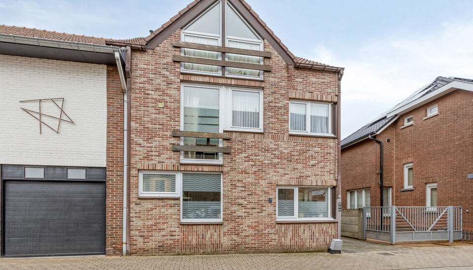 Appartementsgebouw te koop in Bree