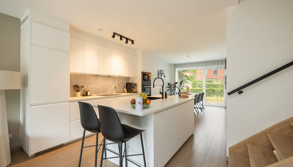 MODERNE NIEUWBOUW TUINVILLA MET 2 (UITBREIDBAAR TOT 3) SLAAPKAMERS, TERRAS EN INPANDIGE GARAGE TE GENK!

Deze tuinvilla maakt deel uit van het nieuwbouwproject 'Tuinvilla's - Voetbalhof - Noordlaan' gelegen te Genk (Winterslag). 
Natuur en winkels vind j
