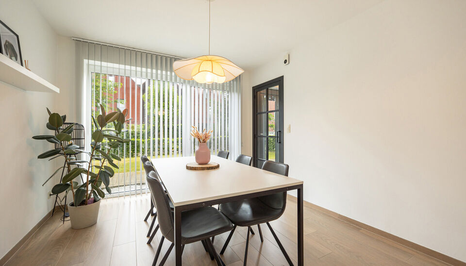 MODERNE NIEUWBOUW TUINVILLA MET 2 (UITBREIDBAAR TOT 3) SLAAPKAMERS, TERRAS EN INPANDIGE GARAGE TE GENK!

Deze tuinvilla maakt deel uit van het nieuwbouwproject 'Tuinvilla's - Voetbalhof - Noordlaan' gelegen te Genk (Winterslag). 
Natuur en winkels vind j