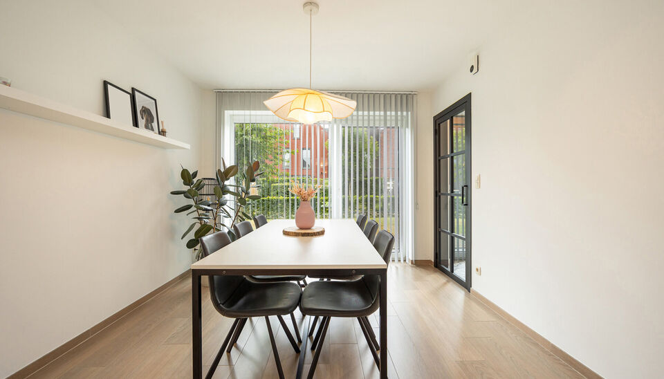 MODERNE NIEUWBOUW TUINVILLA MET 2 (UITBREIDBAAR TOT 3) SLAAPKAMERS, TERRAS EN INPANDIGE GARAGE TE GENK!

Deze tuinvilla maakt deel uit van het nieuwbouwproject 'Tuinvilla's - Voetbalhof - Noordlaan' gelegen te Genk (Winterslag). 
Natuur en winkels vind j