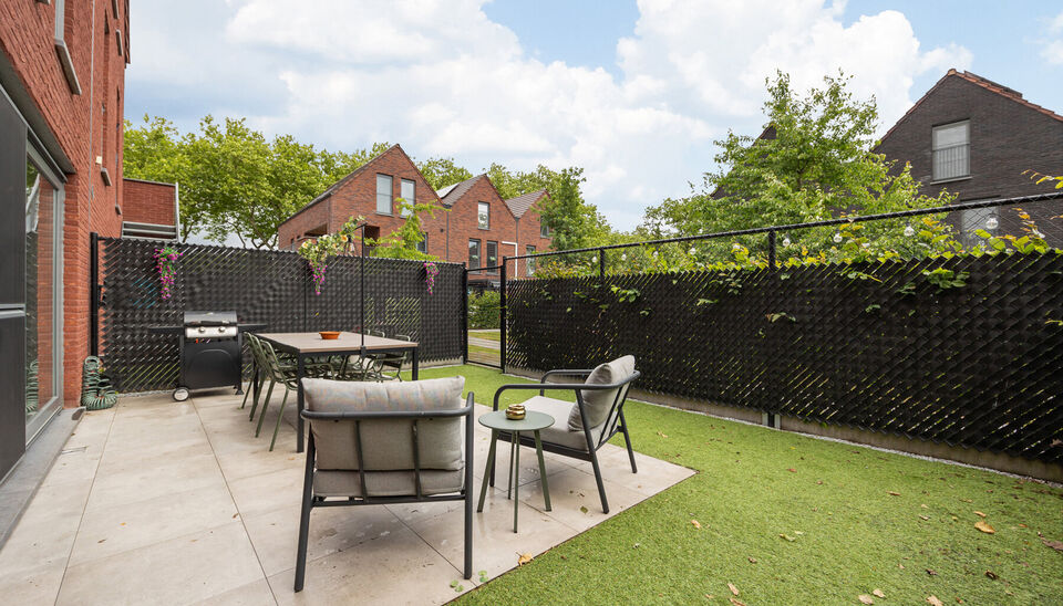 MODERNE NIEUWBOUW TUINVILLA MET 2 (UITBREIDBAAR TOT 3) SLAAPKAMERS, TERRAS EN INPANDIGE GARAGE TE GENK!

Deze tuinvilla maakt deel uit van het nieuwbouwproject 'Tuinvilla's - Voetbalhof - Noordlaan' gelegen te Genk (Winterslag). 
Natuur en winkels vind j