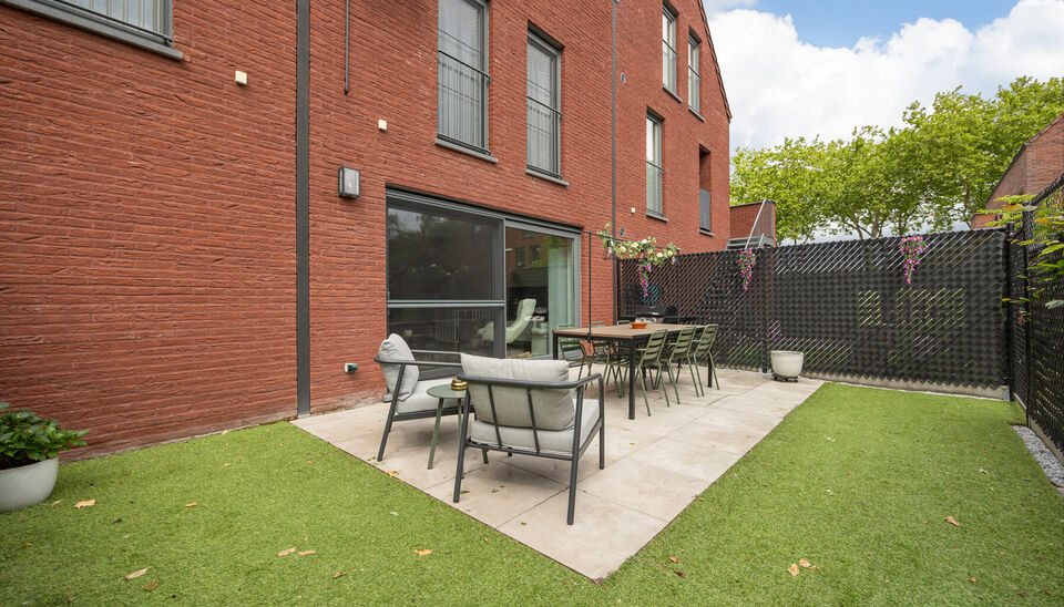 MODERNE NIEUWBOUW TUINVILLA MET 2 (UITBREIDBAAR TOT 3) SLAAPKAMERS, TERRAS EN INPANDIGE GARAGE TE GENK!

Deze tuinvilla maakt deel uit van het nieuwbouwproject 'Tuinvilla's - Voetbalhof - Noordlaan' gelegen te Genk (Winterslag). 
Natuur en winkels vind j