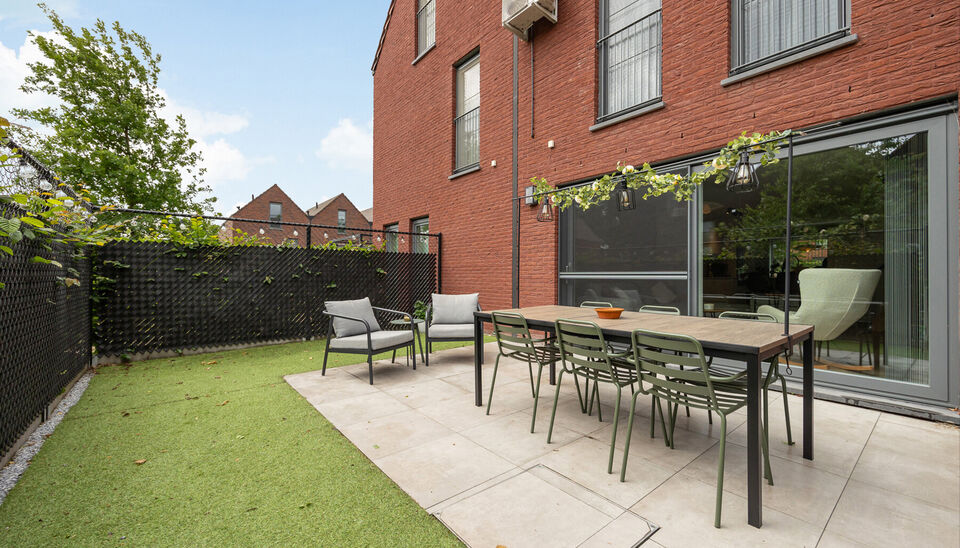 MODERNE NIEUWBOUW TUINVILLA MET 2 (UITBREIDBAAR TOT 3) SLAAPKAMERS, TERRAS EN INPANDIGE GARAGE TE GENK!

Deze tuinvilla maakt deel uit van het nieuwbouwproject 'Tuinvilla's - Voetbalhof - Noordlaan' gelegen te Genk (Winterslag). 
Natuur en winkels vind j
