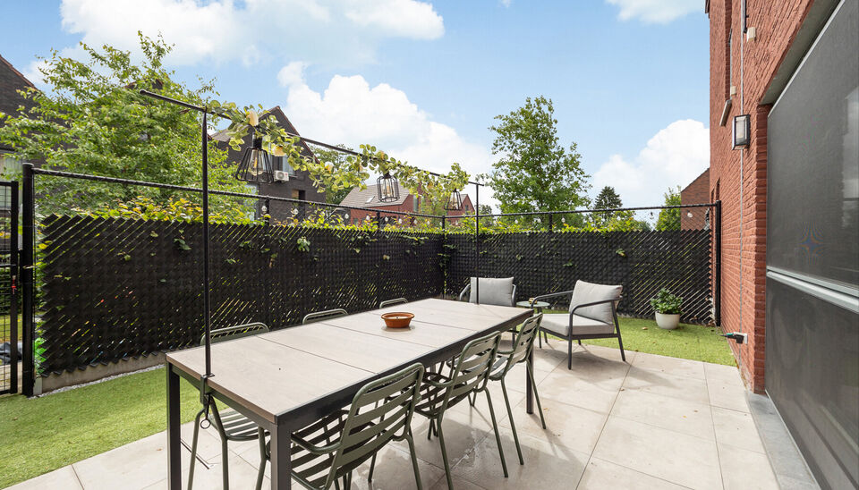 MODERNE NIEUWBOUW TUINVILLA MET 2 (UITBREIDBAAR TOT 3) SLAAPKAMERS, TERRAS EN INPANDIGE GARAGE TE GENK!

Deze tuinvilla maakt deel uit van het nieuwbouwproject 'Tuinvilla's - Voetbalhof - Noordlaan' gelegen te Genk (Winterslag). 
Natuur en winkels vind j