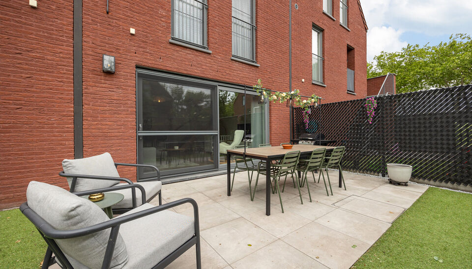 MODERNE NIEUWBOUW TUINVILLA MET 2 (UITBREIDBAAR TOT 3) SLAAPKAMERS, TERRAS EN INPANDIGE GARAGE TE GENK!

Deze tuinvilla maakt deel uit van het nieuwbouwproject 'Tuinvilla's - Voetbalhof - Noordlaan' gelegen te Genk (Winterslag). 
Natuur en winkels vind j