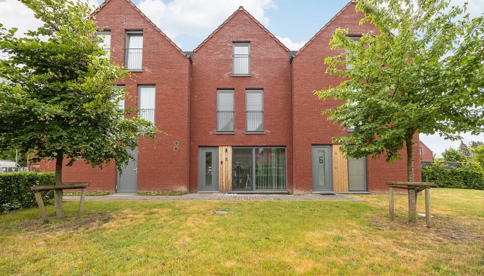 MODERNE NIEUWBOUW TUINVILLA MET 2 (UITBREIDBAAR TOT 3) SLAAPKAMERS, TERRAS EN INPANDIGE GARAGE TE GENK!

Deze tuinvilla maakt deel uit van het nieuwbouwproject 'Tuinvilla's - Voetbalhof - Noordlaan' gelegen te Genk (Winterslag). 
Natuur en winkels vind j