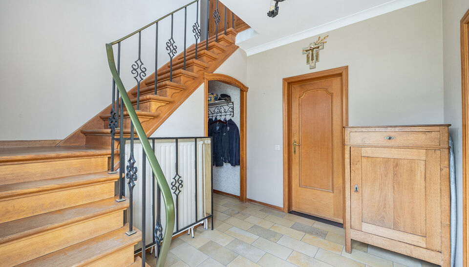 STIJLVOLLE GEZINSWONING (OB) MET 4 SLAAPKAMERS OP ZUID-OOSTELIJK GERICHT PERCEEL VAN 10A34CA IN EXCLUSIEVE RESIDENTI&Euml;LE VILLAWIJK TE HASSELT (HENEGAUWBERG)

In de meest exclusieve residenti&euml;le villawijk van Hasselt (ook &ldquo;Henegauwberg&rdquo; of "Henegauwwi