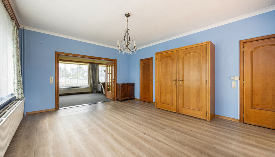 STIJLVOLLE GEZINSWONING (OB) MET 4 SLAAPKAMERS OP ZUID-OOSTELIJK GERICHT PERCEEL VAN 10A34CA IN EXCLUSIEVE RESIDENTI&Euml;LE VILLAWIJK TE HASSELT (HENEGAUWBERG)

In de meest exclusieve residenti&euml;le villawijk van Hasselt (ook &ldquo;Henegauwberg&rdquo; of "Henegauwwi