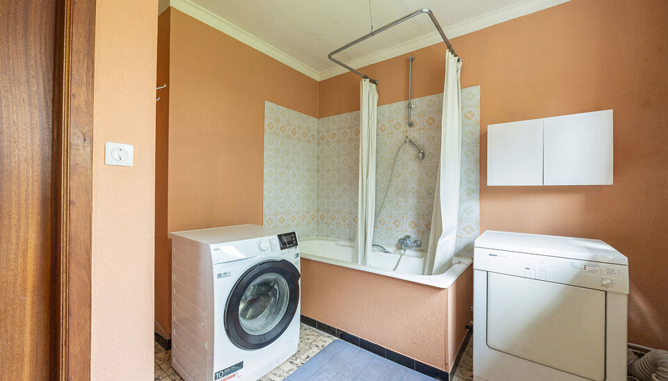 STIJLVOLLE GEZINSWONING (OB) MET 4 SLAAPKAMERS OP ZUID-OOSTELIJK GERICHT PERCEEL VAN 10A34CA IN EXCLUSIEVE RESIDENTI&Euml;LE VILLAWIJK TE HASSELT (HENEGAUWBERG)

In de meest exclusieve residenti&euml;le villawijk van Hasselt (ook &ldquo;Henegauwberg&rdquo; of "Henegauwwi