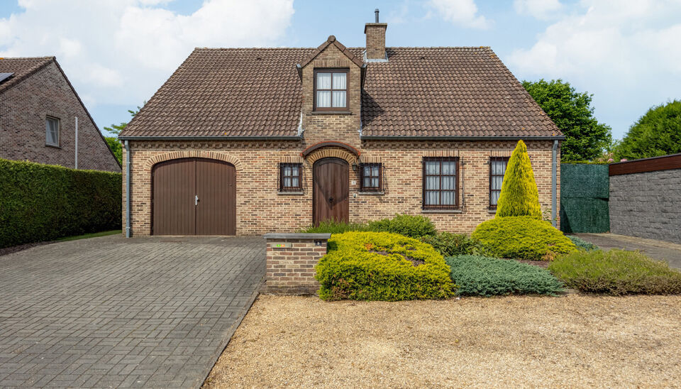 RUIME EN GOED GELEGEN GEZINSWONING MET 6 SLAAPKAMERS OP RUIM EN BREED PERCEEL VAN 07A48CA TE HASSELT!

Deze woning is gelegen in een rustige buurt te Kermt (Hasselt). Een ligging die een vlotte verbinding met het centrum van Hasselt heeft en die omliggend