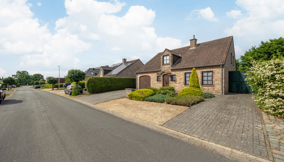 RUIME EN GOED GELEGEN GEZINSWONING MET 6 SLAAPKAMERS OP RUIM EN BREED PERCEEL VAN 07A48CA TE HASSELT!

Deze woning is gelegen in een rustige buurt te Kermt (Hasselt). Een ligging die een vlotte verbinding met het centrum van Hasselt heeft en die omliggend