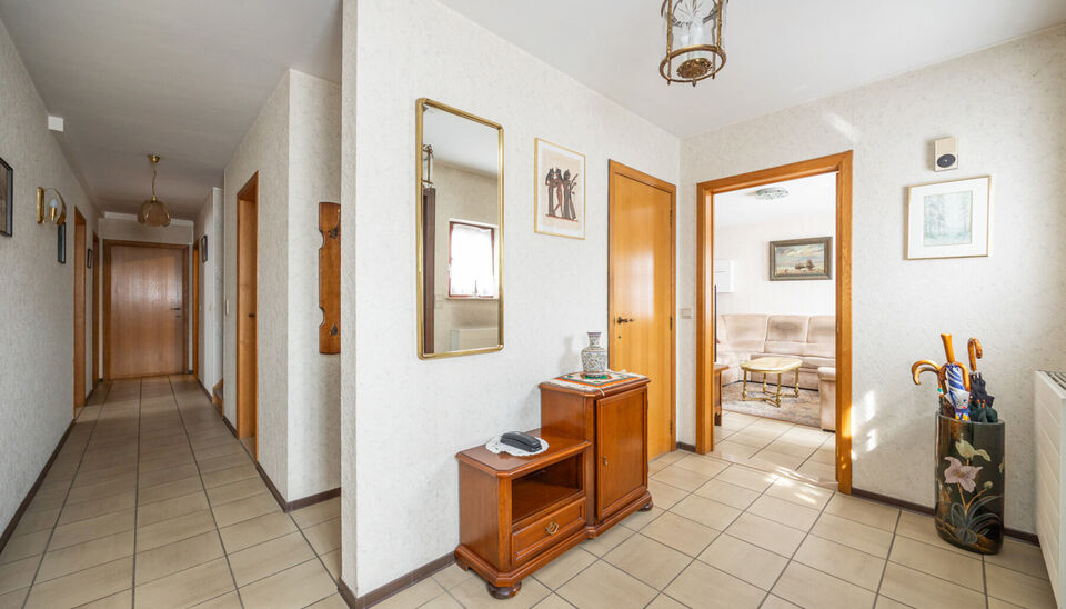 RUIME EN GOED GELEGEN GEZINSWONING MET 6 SLAAPKAMERS OP RUIM EN BREED PERCEEL VAN 07A48CA TE HASSELT!

Deze woning is gelegen in een rustige buurt te Kermt (Hasselt). Een ligging die een vlotte verbinding met het centrum van Hasselt heeft en die omliggend
