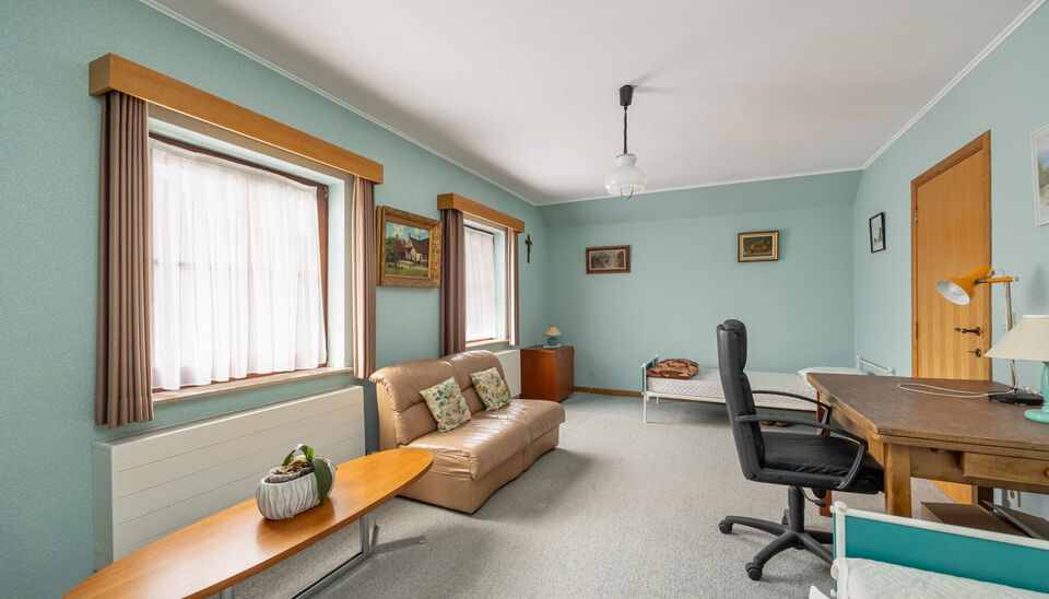 RUIME EN GOED GELEGEN GEZINSWONING MET 6 SLAAPKAMERS OP RUIM EN BREED PERCEEL VAN 07A48CA TE HASSELT!

Deze woning is gelegen in een rustige buurt te Kermt (Hasselt). Een ligging die een vlotte verbinding met het centrum van Hasselt heeft en die omliggend