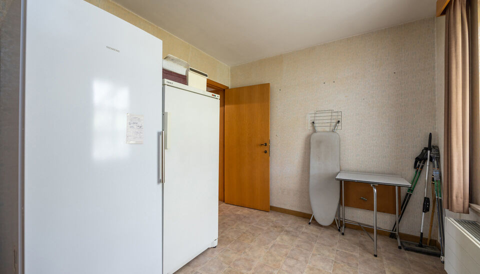 RUIME EN GOED GELEGEN GEZINSWONING MET 6 SLAAPKAMERS OP RUIM EN BREED PERCEEL VAN 07A48CA TE HASSELT!

Deze woning is gelegen in een rustige buurt te Kermt (Hasselt). Een ligging die een vlotte verbinding met het centrum van Hasselt heeft en die omliggend