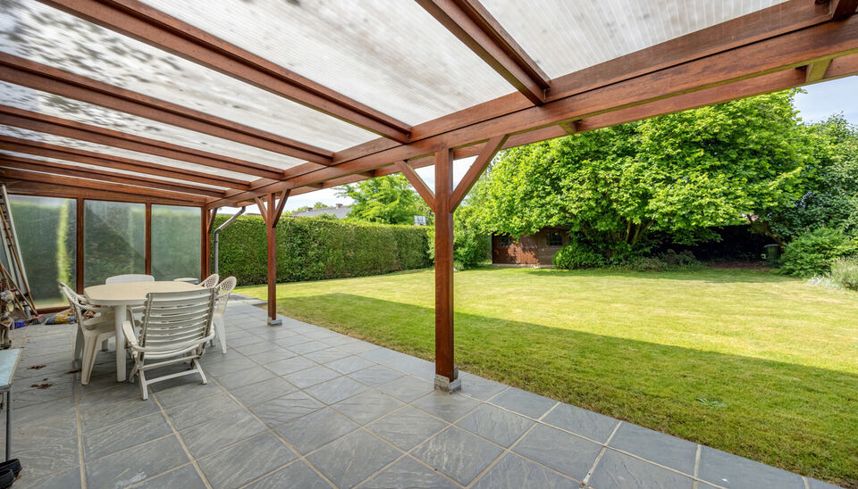 RUIME EN GOED GELEGEN GEZINSWONING MET 6 SLAAPKAMERS OP RUIM EN BREED PERCEEL VAN 07A48CA TE HASSELT!

Deze woning is gelegen in een rustige buurt te Kermt (Hasselt). Een ligging die een vlotte verbinding met het centrum van Hasselt heeft en die omliggend