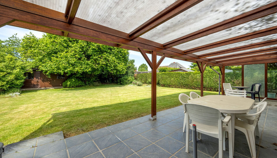 RUIME EN GOED GELEGEN GEZINSWONING MET 6 SLAAPKAMERS OP RUIM EN BREED PERCEEL VAN 07A48CA TE HASSELT!

Deze woning is gelegen in een rustige buurt te Kermt (Hasselt). Een ligging die een vlotte verbinding met het centrum van Hasselt heeft en die omliggend