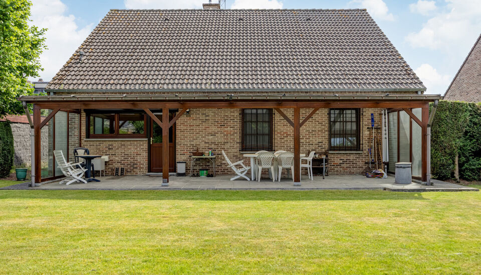RUIME EN GOED GELEGEN GEZINSWONING MET 6 SLAAPKAMERS OP RUIM EN BREED PERCEEL VAN 07A48CA TE HASSELT!

Deze woning is gelegen in een rustige buurt te Kermt (Hasselt). Een ligging die een vlotte verbinding met het centrum van Hasselt heeft en die omliggend