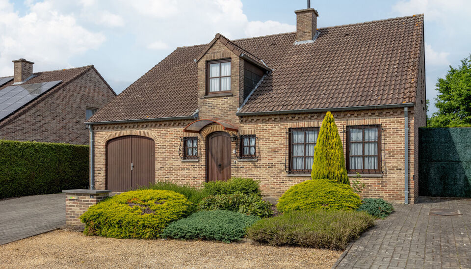 RUIME EN GOED GELEGEN GEZINSWONING MET 6 SLAAPKAMERS OP RUIM EN BREED PERCEEL VAN 07A48CA TE HASSELT!

Deze woning is gelegen in een rustige buurt te Kermt (Hasselt). Een ligging die een vlotte verbinding met het centrum van Hasselt heeft en die omliggend