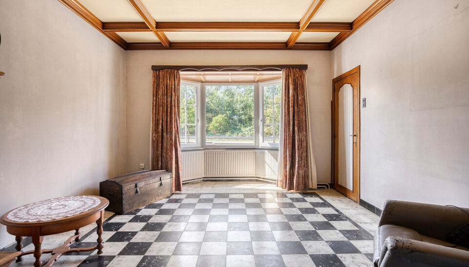 STATIGE , OP TE FRISSEN HALFOPEN BEBOUWING MET 3 SLAAPKAMERS OP EEN PERCEEL VAN 4A 77CA TE KURINGEN (HASSELT)

Niet ver van het bruisende centrum van Hasselt (Kuringen) ligt deze statige halfopen bebouwing met maar liefst 175 vierkante meter bewoonbare op