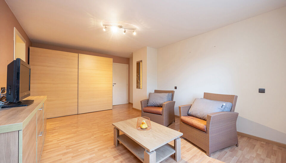 PERFECT ONDERHOUDEN, GELIJKVLOERSE GEZINSWONING MET EXTRA KAMERS OP ZOLDER, INPANDIGE GARAGE EN ZEER GOED GUNSTIG EPC OP EEN RUIM PERCEEL VAN&nbsp;11A30CA TE OUDSBERGEN (OPGLABBEEK)

Welkom in de Voerstraat 19 in Oudsbergen (Opglabbeek), waar deze bijzonder r