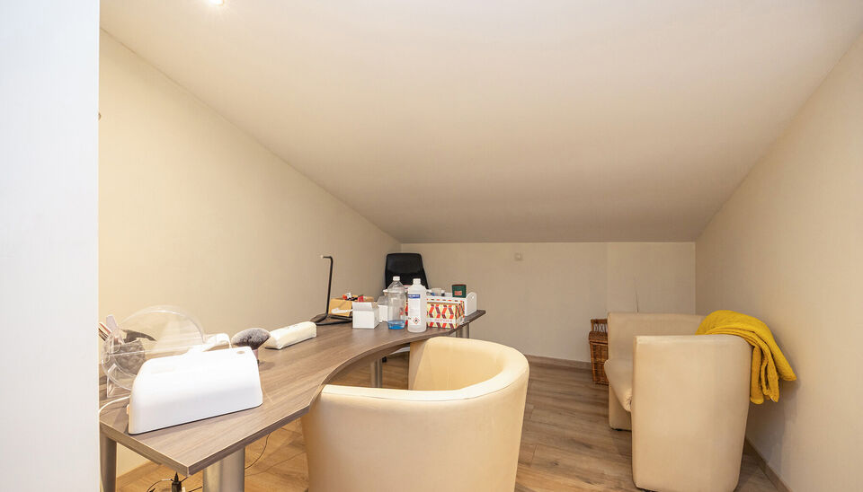 PERFECT ONDERHOUDEN, GELIJKVLOERSE GEZINSWONING MET EXTRA KAMERS OP ZOLDER, INPANDIGE GARAGE EN ZEER GOED GUNSTIG EPC OP EEN RUIM PERCEEL VAN&nbsp;11A30CA TE OUDSBERGEN (OPGLABBEEK)

Welkom in de Voerstraat 19 in Oudsbergen (Opglabbeek), waar deze bijzonder r