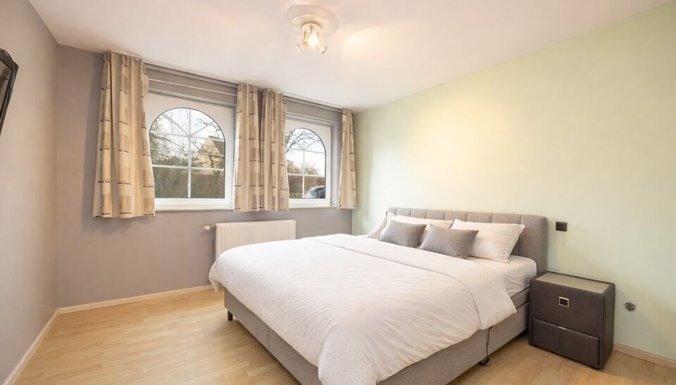 PERFECT ONDERHOUDEN, GELIJKVLOERSE GEZINSWONING MET EXTRA KAMERS OP ZOLDER, INPANDIGE GARAGE EN ZEER GOED GUNSTIG EPC OP EEN RUIM PERCEEL VAN&nbsp;11A30CA TE OUDSBERGEN (OPGLABBEEK)

Welkom in de Voerstraat 19 in Oudsbergen (Opglabbeek), waar deze bijzonder r