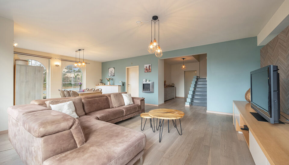 PERFECT ONDERHOUDEN, GELIJKVLOERSE GEZINSWONING MET EXTRA KAMERS OP ZOLDER, INPANDIGE GARAGE EN ZEER GOED GUNSTIG EPC OP EEN RUIM PERCEEL VAN&nbsp;11A30CA TE OUDSBERGEN (OPGLABBEEK)

Welkom in de Voerstraat 19 in Oudsbergen (Opglabbeek), waar deze bijzonder r