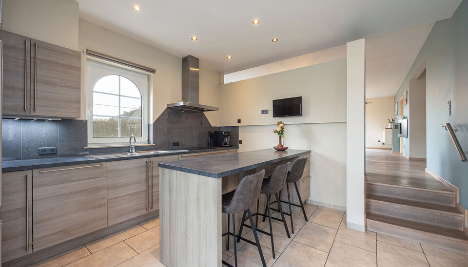 PERFECT ONDERHOUDEN, GELIJKVLOERSE GEZINSWONING MET EXTRA KAMERS OP ZOLDER, INPANDIGE GARAGE EN ZEER GOED GUNSTIG EPC OP EEN RUIM PERCEEL VAN&nbsp;11A30CA TE OUDSBERGEN (OPGLABBEEK)

Welkom in de Voerstraat 19 in Oudsbergen (Opglabbeek), waar deze bijzonder r