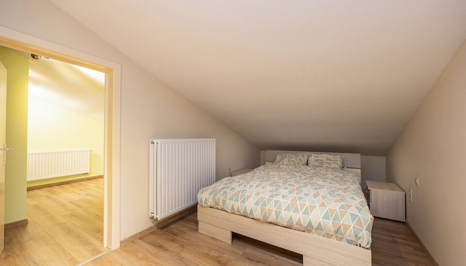PERFECT ONDERHOUDEN, GELIJKVLOERSE GEZINSWONING MET EXTRA KAMERS OP ZOLDER, INPANDIGE GARAGE EN ZEER GOED GUNSTIG EPC OP EEN RUIM PERCEEL VAN&nbsp;11A30CA TE OUDSBERGEN (OPGLABBEEK)

Welkom in de Voerstraat 19 in Oudsbergen (Opglabbeek), waar deze bijzonder r