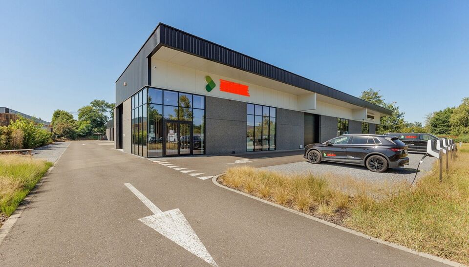 Kantoorgebouw te koop in Diepenbeek