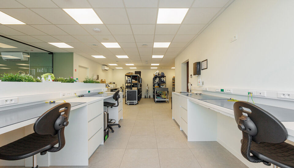 Kantoorgebouw te koop in Diepenbeek