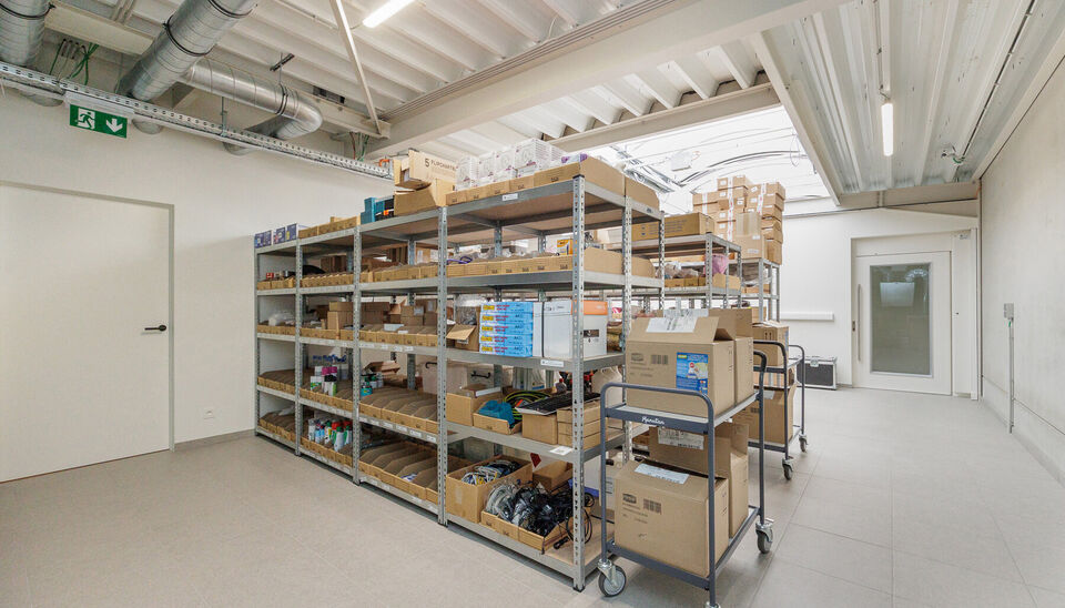 Kantoorgebouw te koop in Diepenbeek